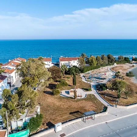 Casa vacanze Mezonete, 50 Meters From The Sea, With Patio *