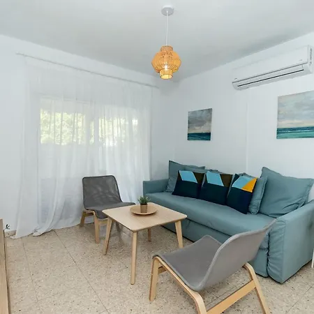 Dom wakacyjny Mezonete, 50 Meters From The Sea, With Patio *