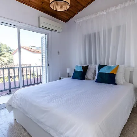 Dom wakacyjny Mezonete, 50 Meters From The Sea, With Patio *