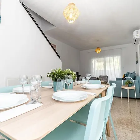 Dom wakacyjny Mezonete, 50 Meters From The Sea, With Patio *