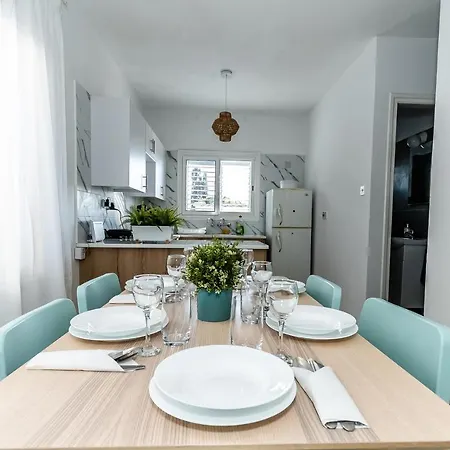 Casa vacanze Mezonete, 50 Meters From The Sea, With Patio