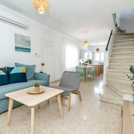 Mezonete, 50 Meters From The Sea, With Patio Dom wakacyjny *